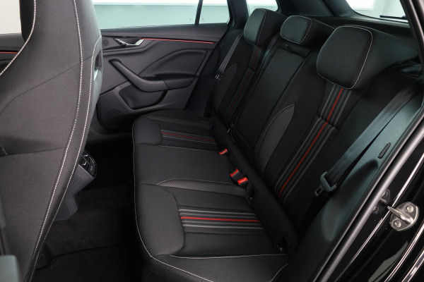 Škoda Kamiq Monte Carlo 1.0 TSI 115 pk DSG-7 | Adaptive Cruise | Panoramadak | Blind Spot | Winterpakket