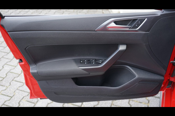 Volkswagen Polo 1.5 TSI R-Line AUTOMAAT|ACC|CAMERA|CARPLAY|DAB|FULL LED|KEYLESS|NAVIGATIE|MODE|PANORAMA|VIRTUEEL