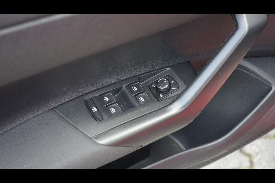 Volkswagen Polo 1.5 TSI R-Line AUTOMAAT|ACC|CAMERA|CARPLAY|DAB|FULL LED|KEYLESS|NAVIGATIE|MODE|PANORAMA|VIRTUEEL
