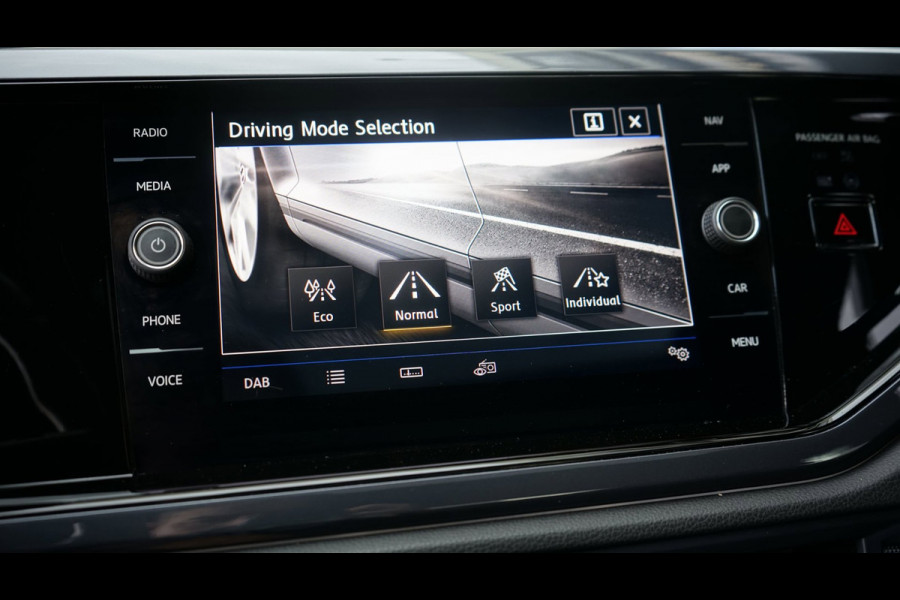 Volkswagen Polo 1.5 TSI R-Line AUTOMAAT|ACC|CAMERA|CARPLAY|DAB|FULL LED|KEYLESS|NAVIGATIE|MODE|PANORAMA|VIRTUEEL
