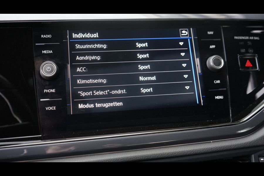 Volkswagen Polo 1.5 TSI R-Line AUTOMAAT|ACC|CAMERA|CARPLAY|DAB|FULL LED|KEYLESS|NAVIGATIE|MODE|PANORAMA|VIRTUEEL