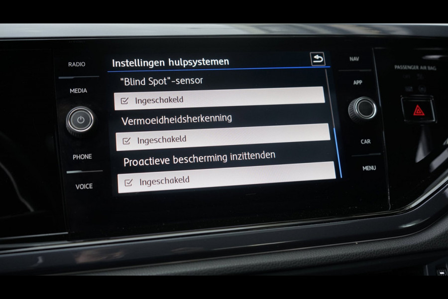 Volkswagen Polo 1.5 TSI R-Line AUTOMAAT|ACC|CAMERA|CARPLAY|DAB|FULL LED|KEYLESS|NAVIGATIE|MODE|PANORAMA|VIRTUEEL