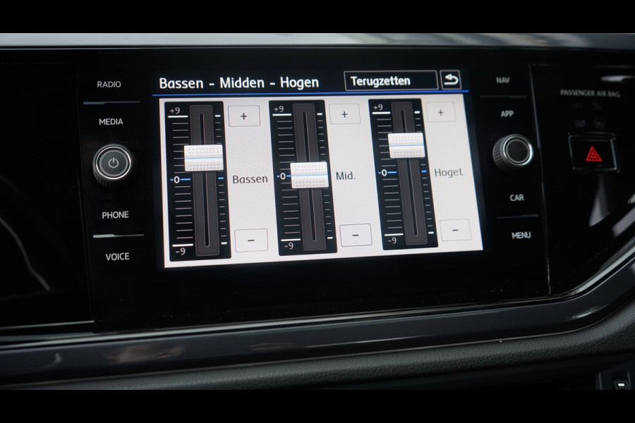 Volkswagen Polo 1.5 TSI R-Line AUTOMAAT|ACC|CAMERA|CARPLAY|DAB|FULL LED|KEYLESS|NAVIGATIE|MODE|PANORAMA|VIRTUEEL