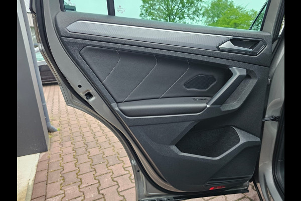 Volkswagen Tiguan 2.0 TSI 4MOTION 220PK R-Line | Pano | HUD | Dynaudio | Leder | Stoelverwarming | 360 camera | Lane/Park/Light Assist |  Vol |