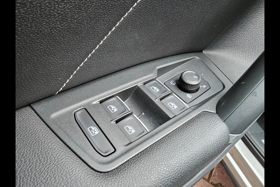 Volkswagen Tiguan 2.0 TSI 4MOTION 220PK R-Line | Pano | HUD | Dynaudio | Leder | Stoelverwarming | 360 camera | Lane/Park/Light Assist |  Vol |