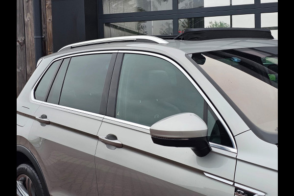 Volkswagen Tiguan 2.0 TSI 4MOTION 220PK R-Line | Pano | HUD | Dynaudio | Leder | Stoelverwarming | 360 camera | Lane/Park/Light Assist |  Vol |