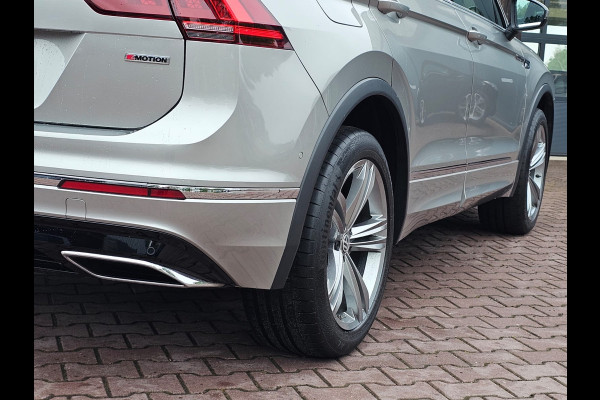 Volkswagen Tiguan 2.0 TSI 4MOTION 220PK R-Line | Pano | HUD | Dynaudio | Leder | Stoelverwarming | 360 camera | Lane/Park/Light Assist |  Vol |