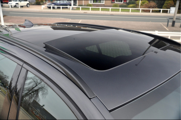 BMW 5 Serie Touring 518d High Executive Edition | M-Sport | 20 inch | Panorama | Individual Dakota Leder