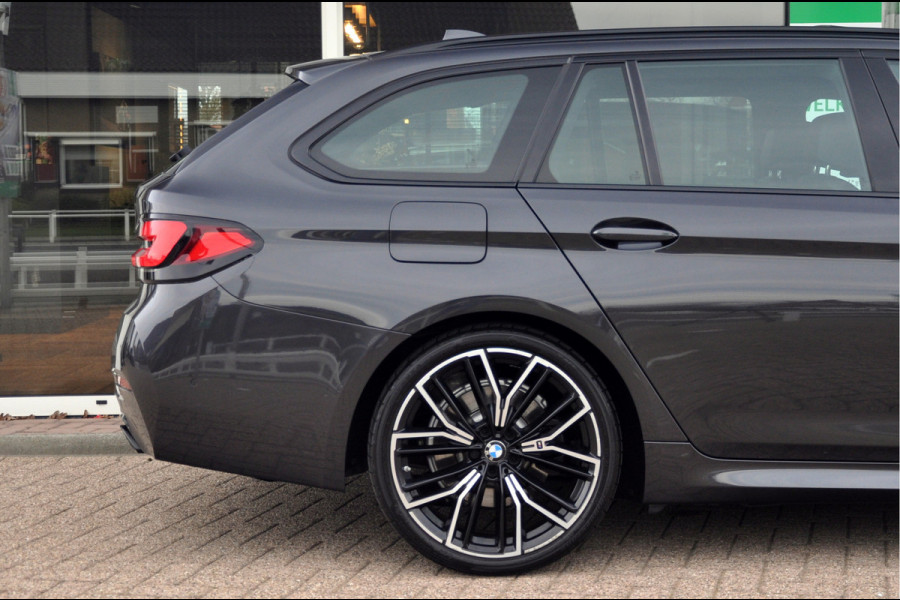 BMW 5 Serie Touring 518d High Executive Edition | M-Sport | 20 inch | Panorama | Individual Dakota Leder