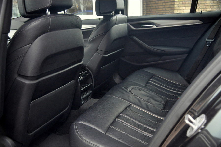 BMW 5 Serie Touring 518d High Executive Edition | M-Sport | 20 inch | Panorama | Individual Dakota Leder