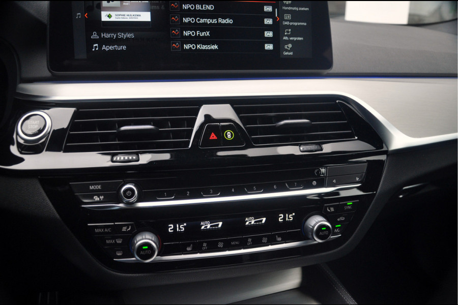 BMW 5 Serie Touring 518d High Executive Edition | M-Sport | 20 inch | Panorama | Individual Dakota Leder
