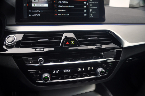 BMW 5 Serie Touring 518d High Executive Edition | M-Sport | 20 inch | Panorama | Individual Dakota Leder