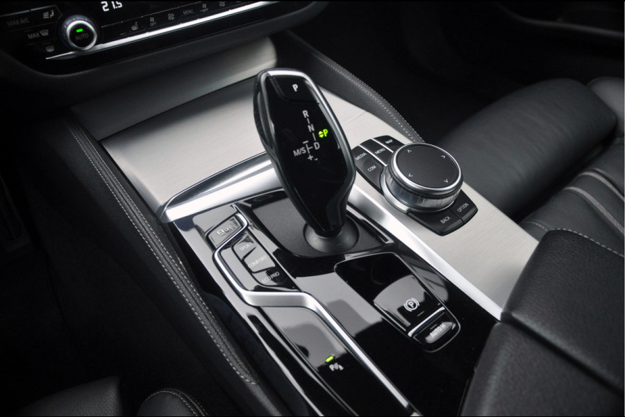 BMW 5 Serie Touring 518d High Executive Edition | M-Sport | 20 inch | Panorama | Individual Dakota Leder