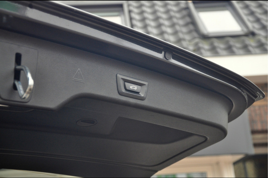 BMW 5 Serie Touring 518d High Executive Edition | M-Sport | 20 inch | Panorama | Individual Dakota Leder