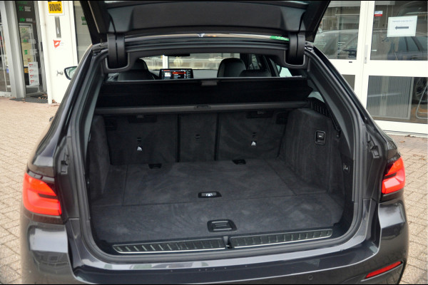 BMW 5 Serie Touring 518d High Executive Edition | M-Sport | 20 inch | Panorama | Individual Dakota Leder