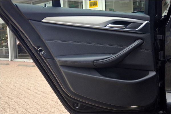 BMW 5 Serie Touring 518d High Executive Edition | M-Sport | 20 inch | Panorama | Individual Dakota Leder