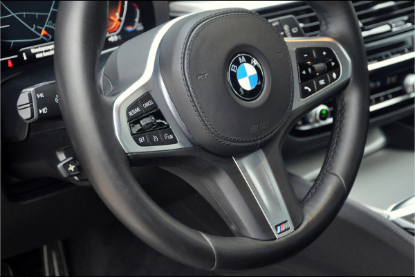 BMW 5 Serie Touring 518d High Executive Edition | M-Sport | 20 inch | Panorama | Individual Dakota Leder