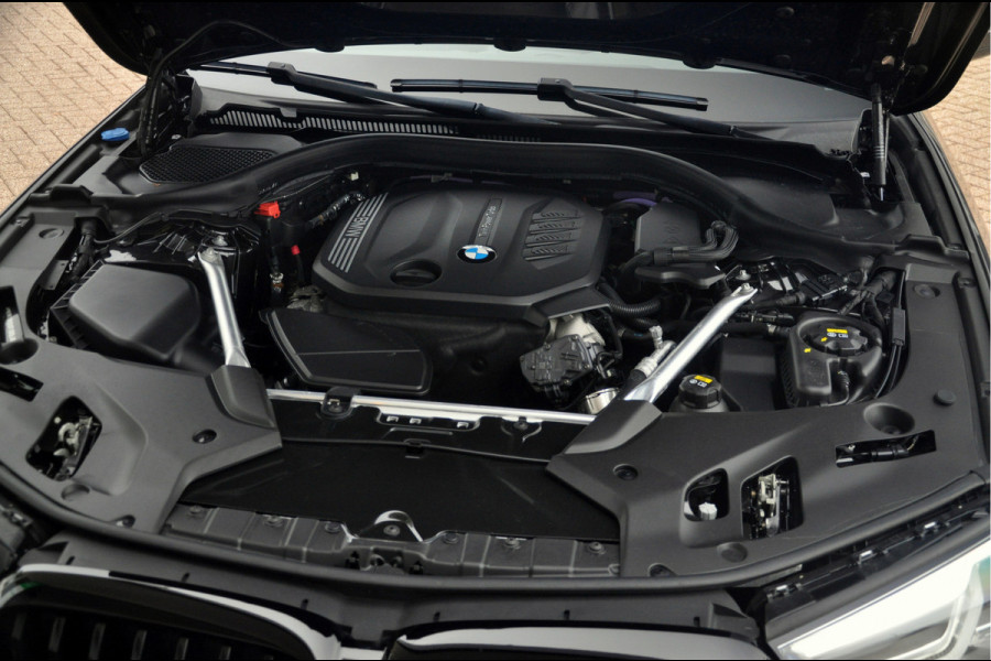 BMW 5 Serie Touring 518d High Executive Edition | M-Sport | 20 inch | Panorama | Individual Dakota Leder