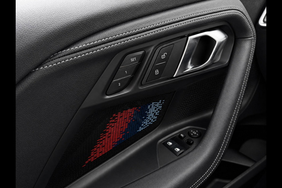 BMW 2 Serie Coupé M2 | G87 | Toronto rood metallic | Carbon dak | Memory