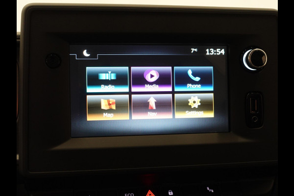 Renault Master T33 2.3 dCi 135PK L2H2 Airco Cruise control Parkeersensoren Navigatie Trekhaak
