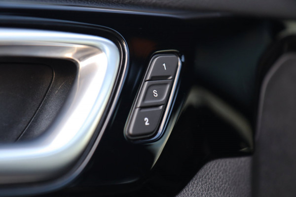 Jeep Compass 4xe 240 Plug-in Hybrid Electric S / PANO / MEMORY / ACC / 360 / KEYLESS / ALPINE