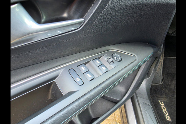 Peugeot 3008 1.6 HYbrid 225 Allure Trekhaak, LED, 93% SOH