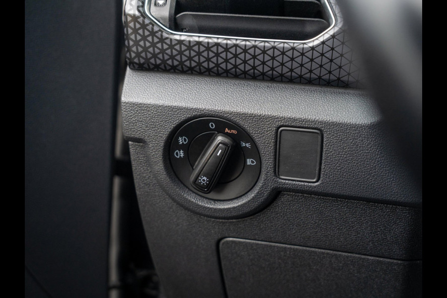 Volkswagen T-Cross 1.0 TSI Style 115pk Automaat | Cockpit | Stoelverwarming | Camera