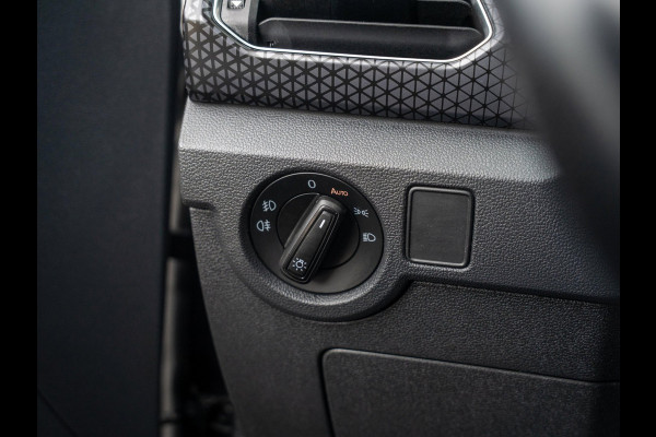 Volkswagen T-Cross 1.0 TSI Style 115pk Automaat | Cockpit | Stoelverwarming | Camera