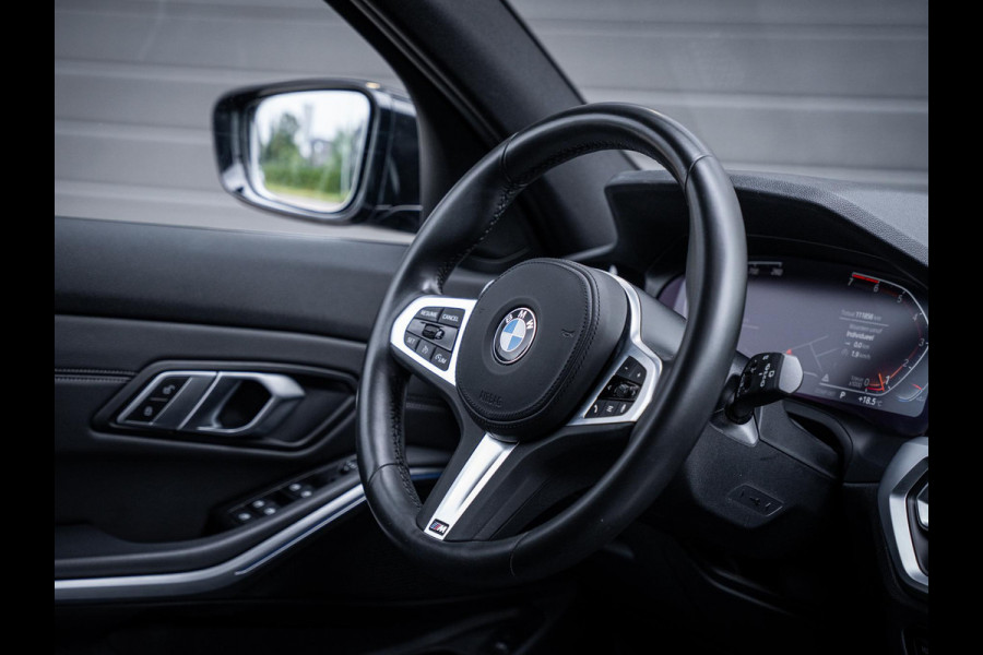BMW 3 Serie Touring 320i High Executive Edition - M-Sport l 19'' l Camera l Sfeeverl.