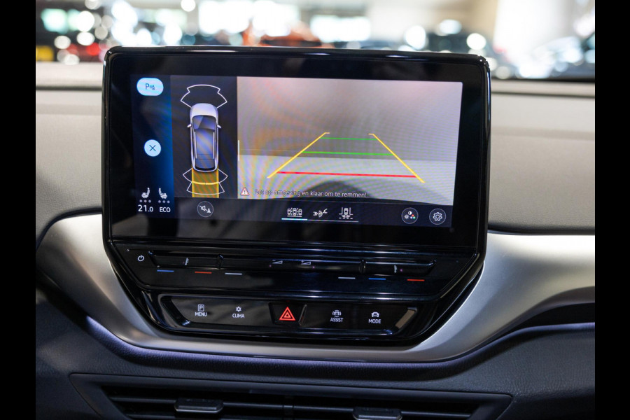 Volkswagen ID.4 First 77 kWh SOH 92% / 204pk / Warmtepomp / Stoelverwarming / Achteruitrij camera /
