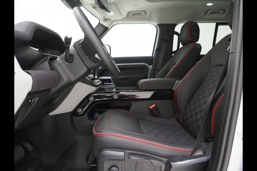 Land Rover Defender 110 2.0 P400e 110 | Panoramadak | Honeycomb Leder | Trekhaak | Sidesteps | 360 | Meridian | Keyless