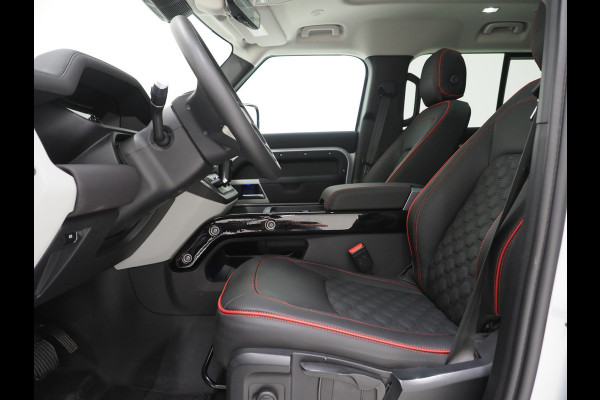 Land Rover Defender 110 2.0 P400e 110 | Panoramadak | Honeycomb Leder | Trekhaak | Sidesteps | 360 | Meridian | Keyless