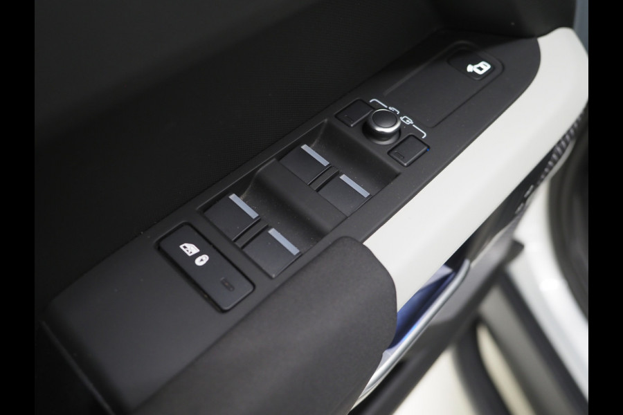 Land Rover Defender 110 2.0 P400e 110 | Panoramadak | Honeycomb Leder | Trekhaak | Sidesteps | 360 | Meridian | Keyless