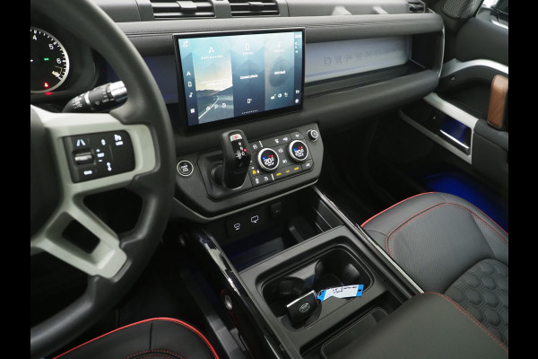 Land Rover Defender 110 2.0 P400e 110 | Panoramadak | Honeycomb Leder | Trekhaak | Sidesteps | 360 | Meridian | Keyless
