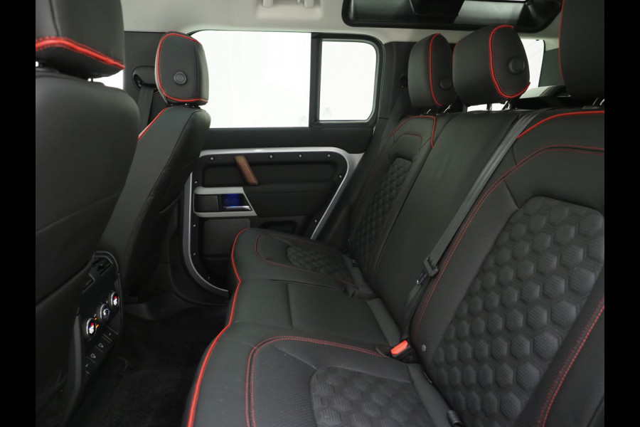 Land Rover Defender 110 2.0 P400e 110 | Panoramadak | Honeycomb Leder | Trekhaak | Sidesteps | 360 | Meridian | Keyless