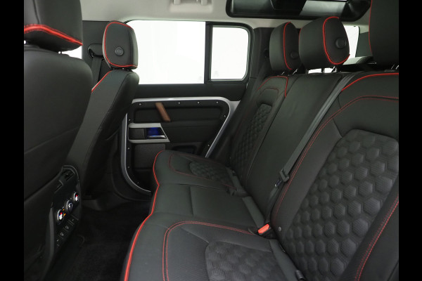 Land Rover Defender 110 2.0 P400e 110 | Panoramadak | Honeycomb Leder | Trekhaak | Sidesteps | 360 | Meridian | Keyless
