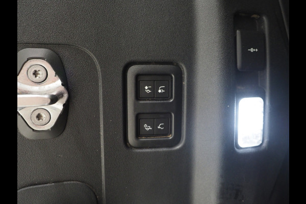 Land Rover Defender 110 2.0 P400e 110 | Panoramadak | Honeycomb Leder | Trekhaak | Sidesteps | 360 | Meridian | Keyless
