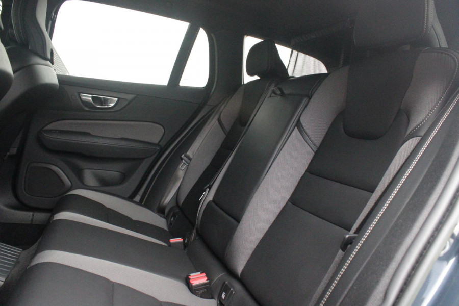 Volvo V60 2.0 T6 Plug-in hybrid 350PK AWD PLUS DARK | LONG RANGE | PANORAMISCH SCHUIF/KANTELDAK | NAVIGATIE VIA GOOGLE AUTO | APPLE CARPLAY / ANDROID AUTO | FULL-LED KOPLAMPEN | 125319" 6-SPAAKS BLACK / DIAMOND CUT VELGEN | LEDEREN BEKLEDING | POWER SEATS - BESTUURDERS- EN PASSAGIERSSTOEL ELEKTRISCHVERSTELBAAR MET GEHEUGEN, ELEKTRISCH VERSTELBARE  ZITVERLENGERS /LENDESTEUN VIERVOUDIG | STOEL- EN ACHTERBANKVERWARMING | STUURVERWARMING | PARKEERVERWARMING MET TIMER (STANDKACHEL) | ACHTERUIRIJ CAMERA | EXTRA GETINTE ACHTERRUITEN | ELEKTRISCH BEDIENBARE ACHTERKLEP | ELEKTRISCH INKLA