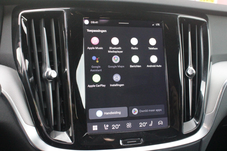 Volvo V60 2.0 T6 Plug-in hybrid 350PK AWD PLUS DARK | LONG RANGE | PANORAMISCH SCHUIF/KANTELDAK | NAVIGATIE VIA GOOGLE AUTO | APPLE CARPLAY / ANDROID AUTO | FULL-LED KOPLAMPEN | 125319" 6-SPAAKS BLACK / DIAMOND CUT VELGEN | LEDEREN BEKLEDING | POWER SEATS - BESTUURDERS- EN PASSAGIERSSTOEL ELEKTRISCHVERSTELBAAR MET GEHEUGEN, ELEKTRISCH VERSTELBARE  ZITVERLENGERS /LENDESTEUN VIERVOUDIG | STOEL- EN ACHTERBANKVERWARMING | STUURVERWARMING | PARKEERVERWARMING MET TIMER (STANDKACHEL) | ACHTERUIRIJ CAMERA | EXTRA GETINTE ACHTERRUITEN | ELEKTRISCH BEDIENBARE ACHTERKLEP | ELEKTRISCH INKLA