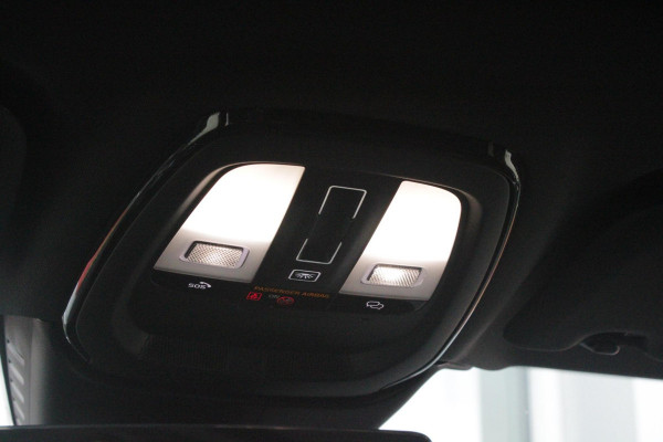 Volvo V60 2.0 T6 Plug-in hybrid 350PK AWD PLUS DARK | LONG RANGE | PANORAMISCH SCHUIF/KANTELDAK | NAVIGATIE VIA GOOGLE AUTO | APPLE CARPLAY / ANDROID AUTO | FULL-LED KOPLAMPEN | 125319" 6-SPAAKS BLACK / DIAMOND CUT VELGEN | LEDEREN BEKLEDING | POWER SEATS - BESTUURDERS- EN PASSAGIERSSTOEL ELEKTRISCHVERSTELBAAR MET GEHEUGEN, ELEKTRISCH VERSTELBARE  ZITVERLENGERS /LENDESTEUN VIERVOUDIG | STOEL- EN ACHTERBANKVERWARMING | STUURVERWARMING | PARKEERVERWARMING MET TIMER (STANDKACHEL) | ACHTERUIRIJ CAMERA | EXTRA GETINTE ACHTERRUITEN | ELEKTRISCH BEDIENBARE ACHTERKLEP | ELEKTRISCH INKLA