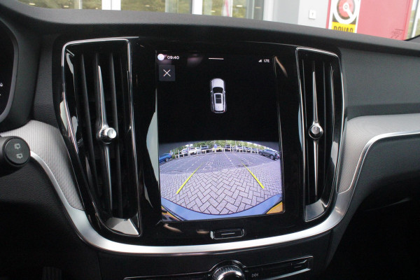 Volvo V60 2.0 T6 Plug-in hybrid 350PK AWD PLUS DARK | LONG RANGE | PANORAMISCH SCHUIF/KANTELDAK | NAVIGATIE VIA GOOGLE AUTO | APPLE CARPLAY / ANDROID AUTO | FULL-LED KOPLAMPEN | 125319" 6-SPAAKS BLACK / DIAMOND CUT VELGEN | LEDEREN BEKLEDING | POWER SEATS - BESTUURDERS- EN PASSAGIERSSTOEL ELEKTRISCHVERSTELBAAR MET GEHEUGEN, ELEKTRISCH VERSTELBARE  ZITVERLENGERS /LENDESTEUN VIERVOUDIG | STOEL- EN ACHTERBANKVERWARMING | STUURVERWARMING | PARKEERVERWARMING MET TIMER (STANDKACHEL) | ACHTERUIRIJ CAMERA | EXTRA GETINTE ACHTERRUITEN | ELEKTRISCH BEDIENBARE ACHTERKLEP | ELEKTRISCH INKLA