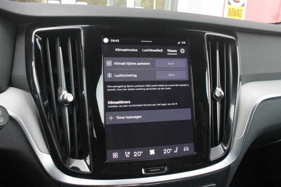 Volvo V60 2.0 T6 Plug-in hybrid 350PK AWD PLUS DARK | LONG RANGE | PANORAMISCH SCHUIF/KANTELDAK | NAVIGATIE VIA GOOGLE AUTO | APPLE CARPLAY / ANDROID AUTO | FULL-LED KOPLAMPEN | 125319" 6-SPAAKS BLACK / DIAMOND CUT VELGEN | LEDEREN BEKLEDING | POWER SEATS - BESTUURDERS- EN PASSAGIERSSTOEL ELEKTRISCHVERSTELBAAR MET GEHEUGEN, ELEKTRISCH VERSTELBARE  ZITVERLENGERS /LENDESTEUN VIERVOUDIG | STOEL- EN ACHTERBANKVERWARMING | STUURVERWARMING | PARKEERVERWARMING MET TIMER (STANDKACHEL) | ACHTERUIRIJ CAMERA | EXTRA GETINTE ACHTERRUITEN | ELEKTRISCH BEDIENBARE ACHTERKLEP | ELEKTRISCH INKLA