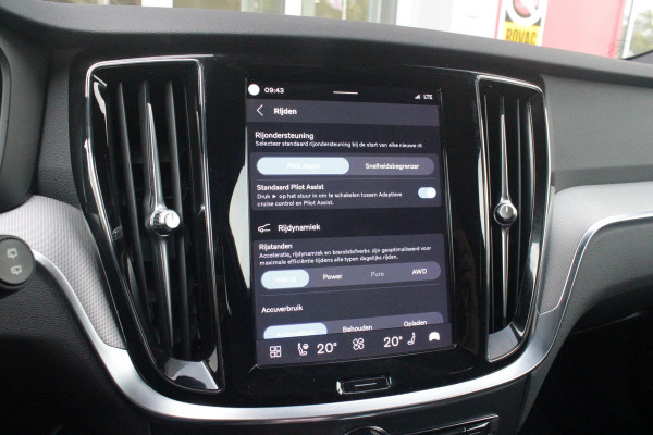 Volvo V60 2.0 T6 Plug-in hybrid 350PK AWD PLUS DARK | LONG RANGE | PANORAMISCH SCHUIF/KANTELDAK | NAVIGATIE VIA GOOGLE AUTO | APPLE CARPLAY / ANDROID AUTO | FULL-LED KOPLAMPEN | 125319" 6-SPAAKS BLACK / DIAMOND CUT VELGEN | LEDEREN BEKLEDING | POWER SEATS - BESTUURDERS- EN PASSAGIERSSTOEL ELEKTRISCHVERSTELBAAR MET GEHEUGEN, ELEKTRISCH VERSTELBARE  ZITVERLENGERS /LENDESTEUN VIERVOUDIG | STOEL- EN ACHTERBANKVERWARMING | STUURVERWARMING | PARKEERVERWARMING MET TIMER (STANDKACHEL) | ACHTERUIRIJ CAMERA | EXTRA GETINTE ACHTERRUITEN | ELEKTRISCH BEDIENBARE ACHTERKLEP | ELEKTRISCH INKLA