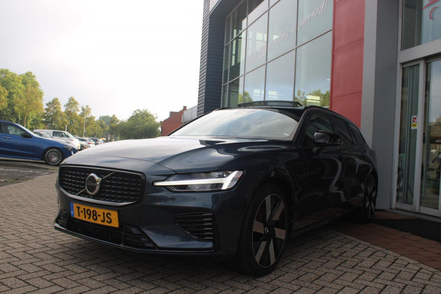 Volvo V60 2.0 T6 Plug-in hybrid 350PK AWD PLUS DARK | LONG RANGE | PANORAMISCH SCHUIF/KANTELDAK | NAVIGATIE VIA GOOGLE AUTO | APPLE CARPLAY / ANDROID AUTO | FULL-LED KOPLAMPEN | 125319" 6-SPAAKS BLACK / DIAMOND CUT VELGEN | LEDEREN BEKLEDING | POWER SEATS - BESTUURDERS- EN PASSAGIERSSTOEL ELEKTRISCHVERSTELBAAR MET GEHEUGEN, ELEKTRISCH VERSTELBARE  ZITVERLENGERS /LENDESTEUN VIERVOUDIG | STOEL- EN ACHTERBANKVERWARMING | STUURVERWARMING | PARKEERVERWARMING MET TIMER (STANDKACHEL) | ACHTERUIRIJ CAMERA | EXTRA GETINTE ACHTERRUITEN | ELEKTRISCH BEDIENBARE ACHTERKLEP | ELEKTRISCH INKLA
