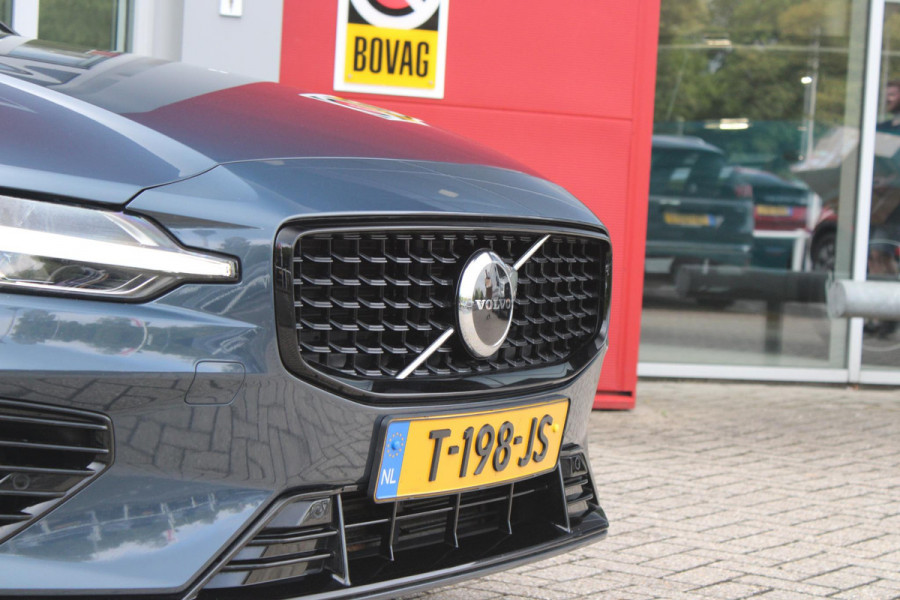 Volvo V60 2.0 T6 Plug-in hybrid 350PK AWD PLUS DARK | LONG RANGE | PANORAMISCH SCHUIF/KANTELDAK | NAVIGATIE VIA GOOGLE AUTO | APPLE CARPLAY / ANDROID AUTO | FULL-LED KOPLAMPEN | 125319" 6-SPAAKS BLACK / DIAMOND CUT VELGEN | LEDEREN BEKLEDING | POWER SEATS - BESTUURDERS- EN PASSAGIERSSTOEL ELEKTRISCHVERSTELBAAR MET GEHEUGEN, ELEKTRISCH VERSTELBARE  ZITVERLENGERS /LENDESTEUN VIERVOUDIG | STOEL- EN ACHTERBANKVERWARMING | STUURVERWARMING | PARKEERVERWARMING MET TIMER (STANDKACHEL) | ACHTERUIRIJ CAMERA | EXTRA GETINTE ACHTERRUITEN | ELEKTRISCH BEDIENBARE ACHTERKLEP | ELEKTRISCH INKLA