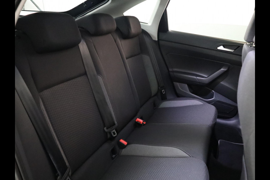 Volkswagen Taigo 1.0 TSI Life Edition 116 pk Automaat (DSG) | Verlengde garantie | Navigatie via App | Parkeersensoren | Achteruitrijcamera | Autom. airco |