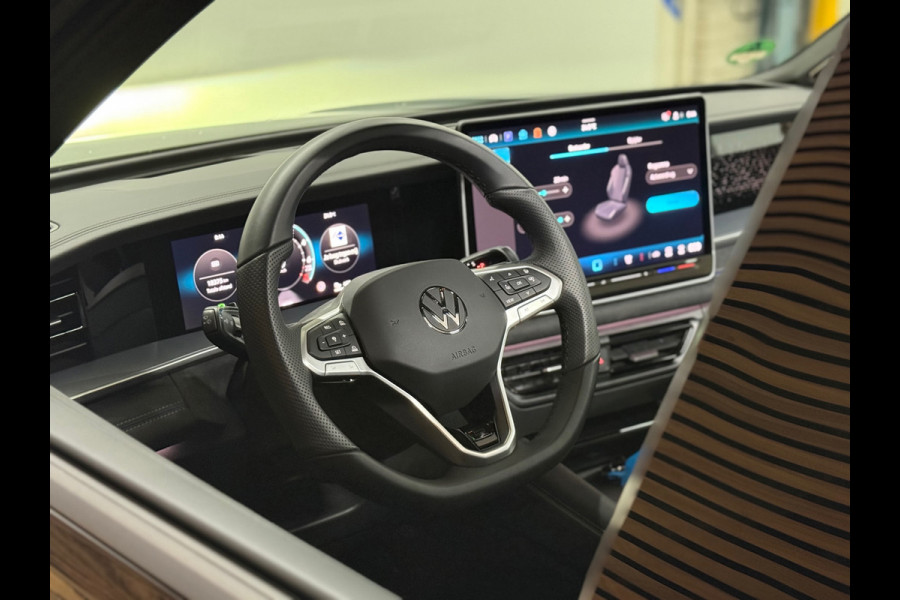 Volkswagen Tayron 1.5 eTSI R-Line Edition | Full Option | Garantie tot 2030 | Pano | IQ. Drive | Trekhaak |Park Assist Pro | H/K