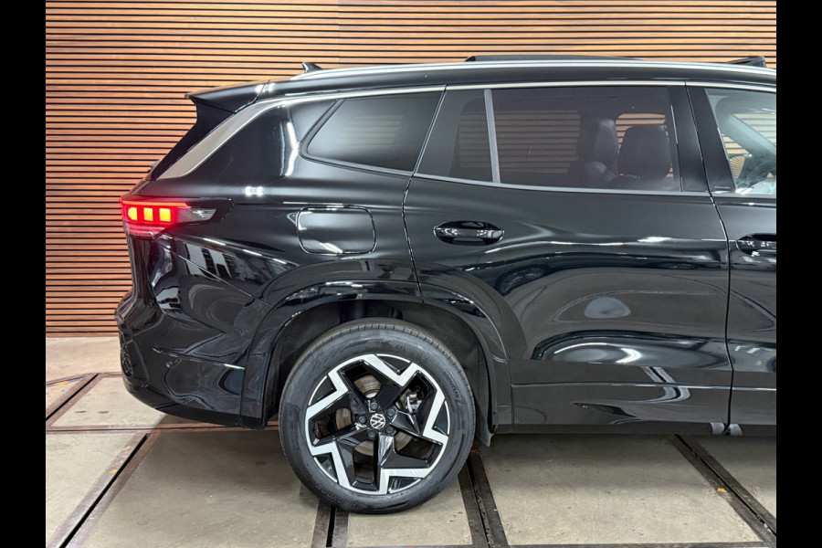 Volkswagen Tayron 1.5 eTSI R-Line Edition | Full Option | Garantie tot 2030 | Pano | IQ. Drive | Trekhaak |Park Assist Pro | H/K