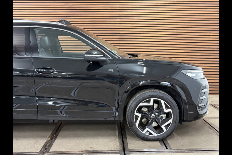 Volkswagen Tayron 1.5 eTSI R-Line Edition | Full Option | Garantie tot 2030 | Pano | IQ. Drive | Trekhaak |Park Assist Pro | H/K
