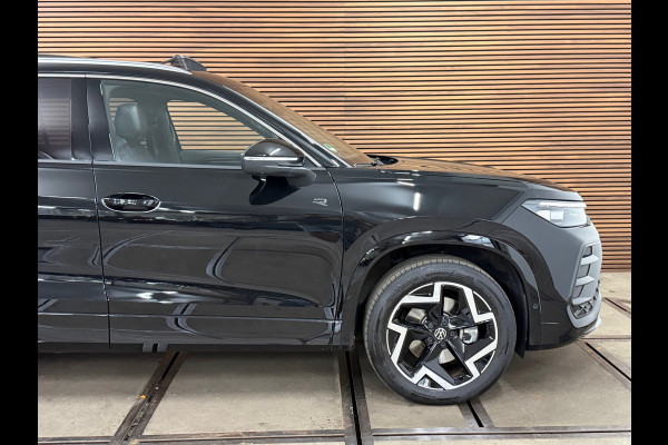 Volkswagen Tayron 1.5 eTSI R-Line Edition | Full Option | Garantie tot 2030 | Pano | IQ. Drive | Trekhaak |Park Assist Pro | H/K